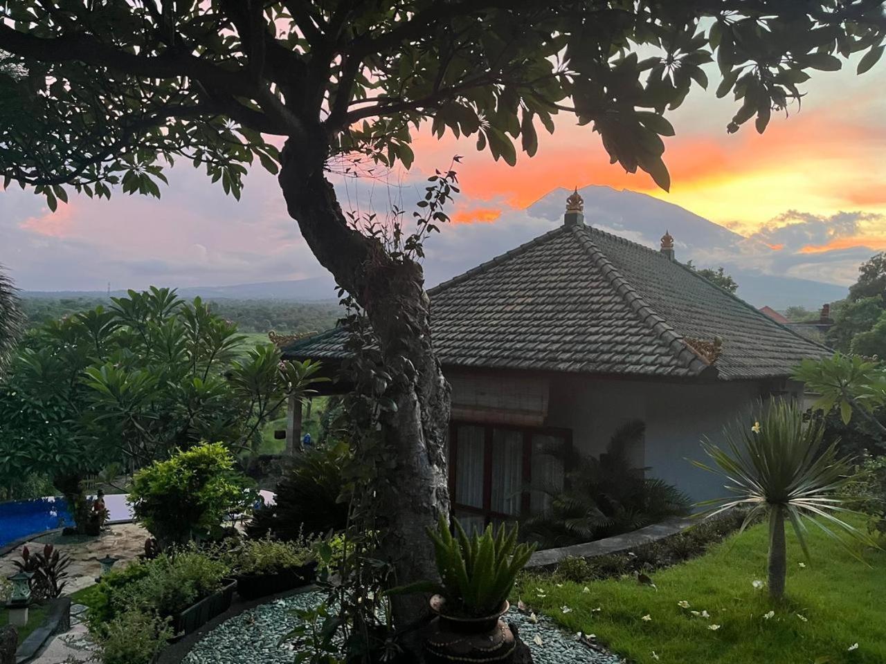 Villa Omah Semar Tulamben Exterior foto